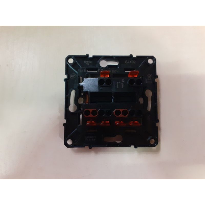 Lot de 5 interrupteurs va et vient neufs ARNOULD ESPACE évolution (sans plaques de finition) - Bricolage